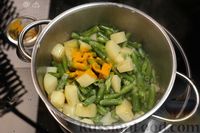 Фото приготовления рецепта: Суп со стручковой фасолью, сливками и фетой - шаг №6