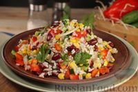 Фото приготовления рецепта: Салат с огурцами, сладким перцем, кукурузой, фасолью и рисом - шаг №8