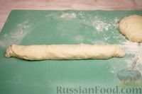 Фото приготовления рецепта: Дрожжевые лепёшки с сыром и зелёным луком - шаг №12