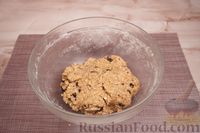 Фото приготовления рецепта: Овсяное печенье с шоколадом - шаг №10