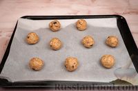 Фото приготовления рецепта: Овсяное печенье с шоколадом - шаг №11