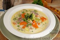 Фото приготовления рецепта: Суп с фаршем, брокколи, зелёным горошком и сливками - шаг №13