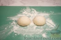 Фото приготовления рецепта: Дрожжевые лепёшки на йогурте, с чесночной пропиткой (на сухой сковороде) - шаг №7