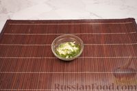 Фото приготовления рецепта: Дрожжевые лепёшки на йогурте, с чесночной пропиткой (на сухой сковороде) - шаг №13