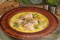 Фото к рецепту: Сырный суп с фрикадельками, грибами и булгуром