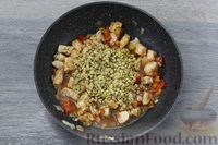 Фото приготовления рецепта: Чечевица с индейкой и овощами - шаг №9