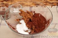 Фото приготовления рецепта: Конфеты из фиников, орехов, какао и кокосовой стружки - шаг №7
