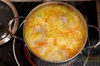 Фото приготовления рецепта: Щавелевый суп со сметаной и яичной паутинкой - шаг №9