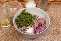 Фото приготовления рецепта: Салат из молодой капусты с ветчиной и плавленым сыром - шаг №6