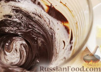 Фото приготовления рецепта: Трюфели из черного шоколада с ликером - шаг №2
