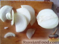 Фото приготовления рецепта: Гуляш из говяжьего сердца с грибами (в мультиварке) - шаг №2