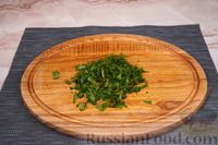 Фото приготовления рецепта: Салат из огурцов, помидоров, моркови и редиса - шаг №5