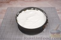 Фото приготовления рецепта: Пирог с ревенем и безе, из рубленого теста - шаг №17