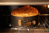 Фото приготовления рецепта: Пирог с ревенем и безе, из рубленого теста - шаг №19