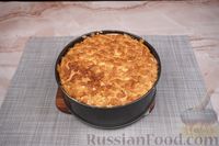 Фото приготовления рецепта: Пирог с ревенем и безе, из рубленого теста - шаг №20