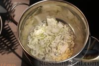 Фото приготовления рецепта: Томатный суп с булгуром и фетой - шаг №3