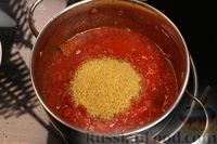 Фото приготовления рецепта: Томатный суп с булгуром и фетой - шаг №6