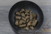 Фото приготовления рецепта: Говядина, тушенная с черносливом и грецкими орехами - шаг №8
