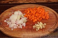 Фото приготовления рецепта: Овощное рагу с рисом, кабачками и грибами - шаг №2