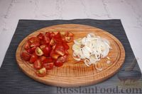 Фото приготовления рецепта: Салат с помидорами, болгарским перцем и шпинатом - шаг №2