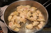 Фото приготовления рецепта: Фрикасе из курицы с грибами - шаг №5