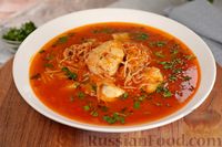 Фото к рецепту: Рыбный суп с вермишелью и томатной пастой