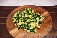 Фото приготовления рецепта: Салат с копчёной курицей и овощами - шаг №6
