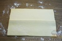Фото приготовления рецепта: Слоёный тарт-перевёртыш с карамелизованным красным луком - шаг №8