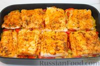 Фото приготовления рецепта: Рыба, запечённая с картошкой в духовке - шаг №9