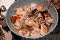 Фото приготовления рецепта: Курица, тушенная с консервированными ананасами - шаг №5