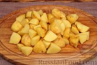 Фото приготовления рецепта: Суп из молодого картофеля с луком-пореем и укропом - шаг №2