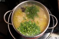 Фото приготовления рецепта: Суп из молодого картофеля с луком-пореем и укропом - шаг №7