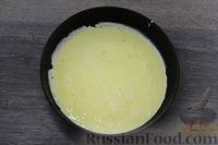 Фото приготовления рецепта: Омлет с клубникой и творожным сыром - шаг №7