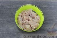 Фото приготовления рецепта: Куриное филе, тушенное в томатно-сливочном соусе - шаг №2