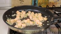 Фото приготовления рецепта: Гречневая лапша с форелью в соевом соусе по-азиатски - шаг №5