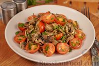 Фото к рецепту: Тёплый салат из помидоров и шампиньонов