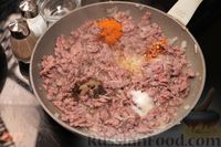 Фото приготовления рецепта: Булочки-витушки с мясом и сыром - шаг №9