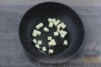 Фото приготовления рецепта: Омлет с тофу и соевым соусом - шаг №5