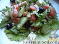 Фото к рецепту: Салат из свежих овощей с брынзой