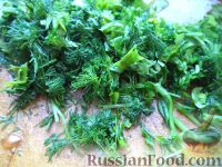 Фото приготовления рецепта: Салат из свежих овощей с брынзой - шаг №4