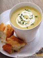 Фото к рецепту: Картофельный суп-пюре с луком