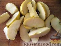 Фото приготовления рецепта: Компот из клубники с лимоном и яблоками - шаг №2
