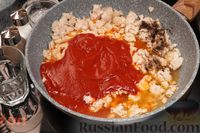 Фото приготовления рецепта: Запеканка из макарон с фаршем, творогом и сыром - шаг №7