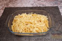 Фото приготовления рецепта: Запеканка из макарон с фаршем, творогом и сыром - шаг №5