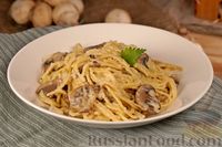 Фото к рецепту: Спагетти с грибами и соусом бешамель