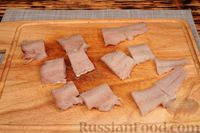 Фото приготовления рецепта: Рагу из рыбы с кабачками, перцем и маслинами, в томатном соусе - шаг №2