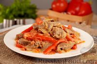 Фото к рецепту: Куриные желудки, тушенные с овощами в сметанно-соевом соусе