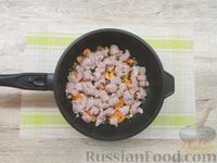 Фото приготовления рецепта: Рис с индейкой, грибами и овощами - шаг №8