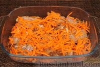 Фото приготовления рецепта: Рыба, запечённая с ананасами, помидорами и сыром - шаг №7