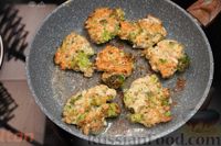 Фото приготовления рецепта: Рубленые куриные котлеты с брокколи - шаг №7